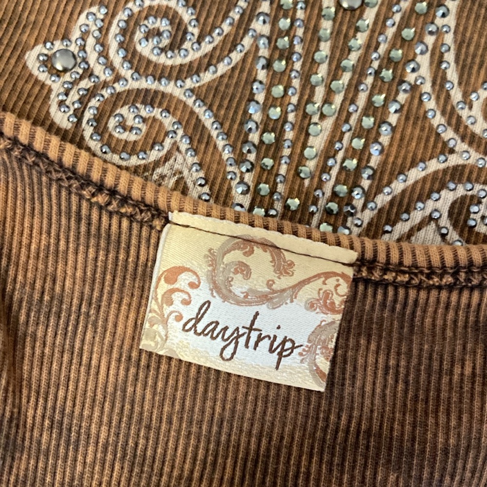 Day trip bling tank top size small - Picture 3 of 3